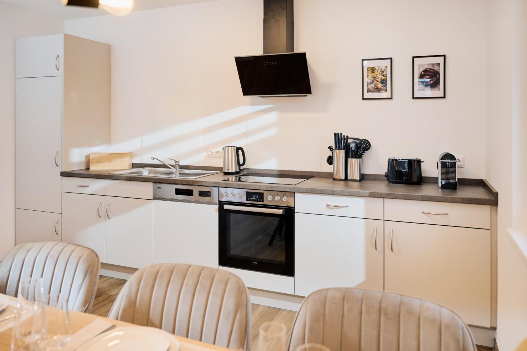 Moderne Apartments Mit Highspeed-Wlan Und Gratis-Tiefgarage Ihr Perfekter Rueckzugsort Nahe Dem Zentrum Und Der Therme I Barrierearm Бад Кисинген Екстериор снимка