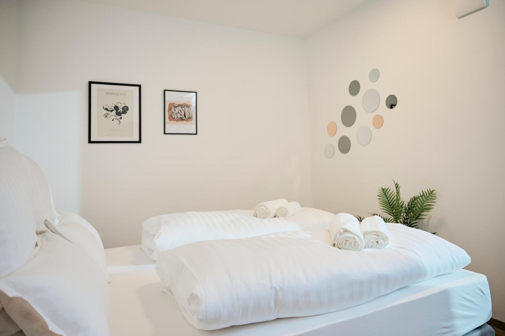 Moderne Apartments Mit Highspeed-Wlan Und Gratis-Tiefgarage Ihr Perfekter Rueckzugsort Nahe Dem Zentrum Und Der Therme I Barrierearm Бад Кисинген Екстериор снимка