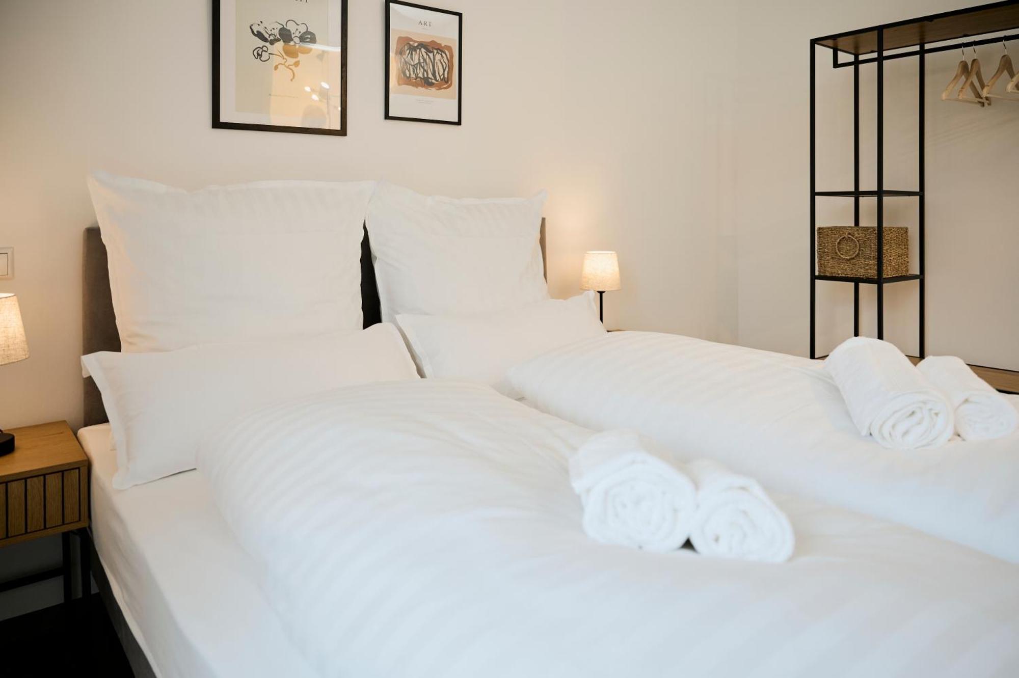 Moderne Apartments Mit Highspeed-Wlan Und Gratis-Tiefgarage Ihr Perfekter Rueckzugsort Nahe Dem Zentrum Und Der Therme I Barrierearm Бад Кисинген Екстериор снимка
